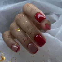 کاشت ناخن،  لمینت ،ترمیم و ژلیش