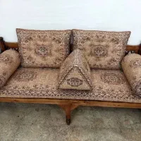 سرویس های پشتی و شاهنشین سنتی ترمه ، رستورانی