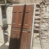درب چوبی با چهارچوب