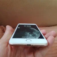آیفون۸پلاس ۶۴گیگ رز گلد در حد نو بدون نقطه خش