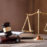 وکیل پایه یک دادگستری