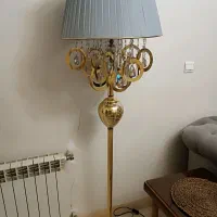 آباژورایستاده