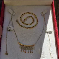 فروش گردنبند و دستبند