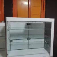 کانتر . ویترین فروش