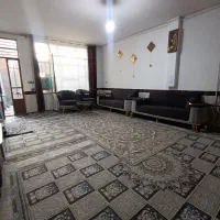 حیاط110 متری تمام اسکلت شناژ.همت اباد