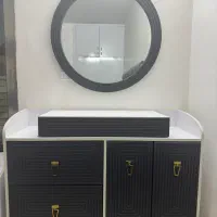 میز آرایش در حد نو و شیک همراه دو پاتختی و صندلی