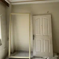 درب ورودی کلید دار سالم با چهارچوب
