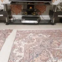میز تلویزیون شیشه ای ترک