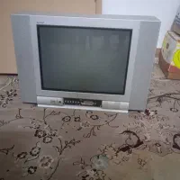 تلوزیون و میز تلوزیون