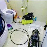 لوله بازکنی فنرزن زنی بازکردن چاه فاضلاب فنرزدن زن