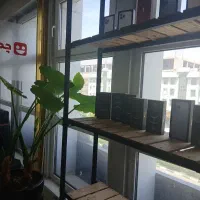کارشناس فروش خانم