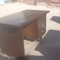 میز چوبی اداری