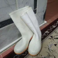 چکمه فرش شویی