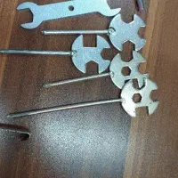 تعدادی آچار و آلن