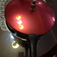 یک عدد زودپز قدیمی با مارک کلو