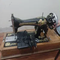 چرخ خیاطی دوشیر نشان با قدمت بیش از ۵۰ سال