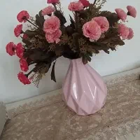 گل و گلدان