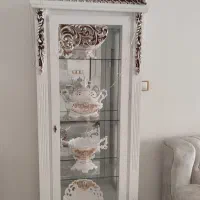 بوفه وساعت ایستاده
