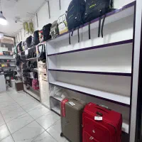 فروش  کلی 11 عدد دکور و‌ میز اداری های گلاس