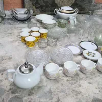 ظروف شیشه ای و چینی تعداد 85عدد
