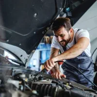مکانیک سیار ، امداد خودرو سیار ، نصب باطری در محل