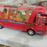 اتوبوس با قابلیت حرکت به جلو و دور زدن.