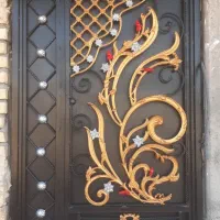 رنگ کاری ساختمان وکناف در پنجره ودر چوبی