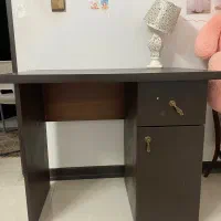 میز تحریر سالم