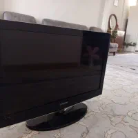 تلویزیون ۳۲اینچ LCD بهمراه براکت دیواری
