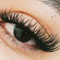 کاشت مژه