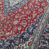 یک تخته فرش ۳در۴ قرمز