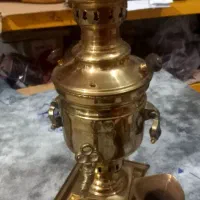 سماور برنجی و سینی مسی هردو نو می‌باشند