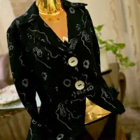 کت و شلوار و تاپ مشکی مزون دوز