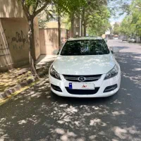 جک j5اتوماتیک درحد صفر