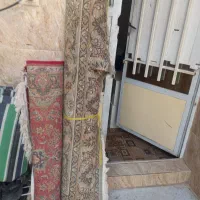 یک عدد فرش قرمز سه متری