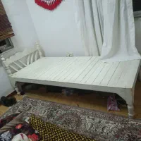 تخت چوبی
