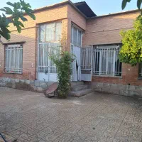 فروش-منزل-مسکونی-همراه-3مغازه-تجاری-در-مرودشت