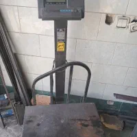 باسکول ۳۰۰کیلویی