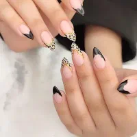 آموزش و خدمات حرفه ای کاشت و ترمیم ناخن