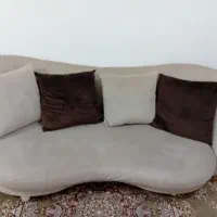کاناپه ۳نفره سالم هم قابل نشستن هم مناسب استراحت