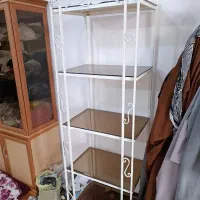 استندویترین لوازم برقی وکتابخانه