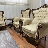 مبل ۷ نفره همراه میز پذیرایی و جلومبلی