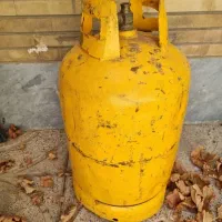 کپسول گاز ایران گاز پر و دو عدد رگلاتور