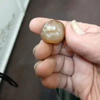 مهره نشان بسیار کهنه