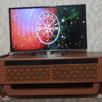 تلویزیون مارکTCL یک عدد ۴۰ و یک عدد ۳۲