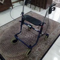 واکر چرخدار