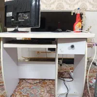 میز کامپیوتر تمیز