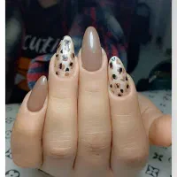 کاشت مژه و ناخن