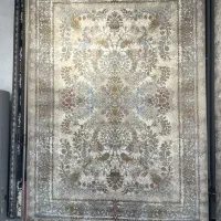 فرش گل ریز با زمینه ی طوسی