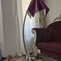 آباژور ایستاده